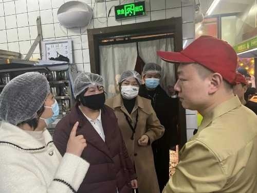 翠云路街道办事处三举措健全环保夜查机制