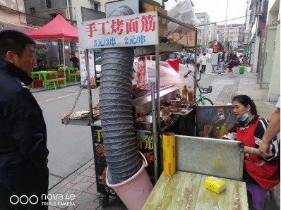 金仪社区开展油烟污染专项整治工作