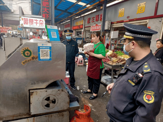 烈山区多部门联合开展夜间餐饮油烟整治联合执法行动