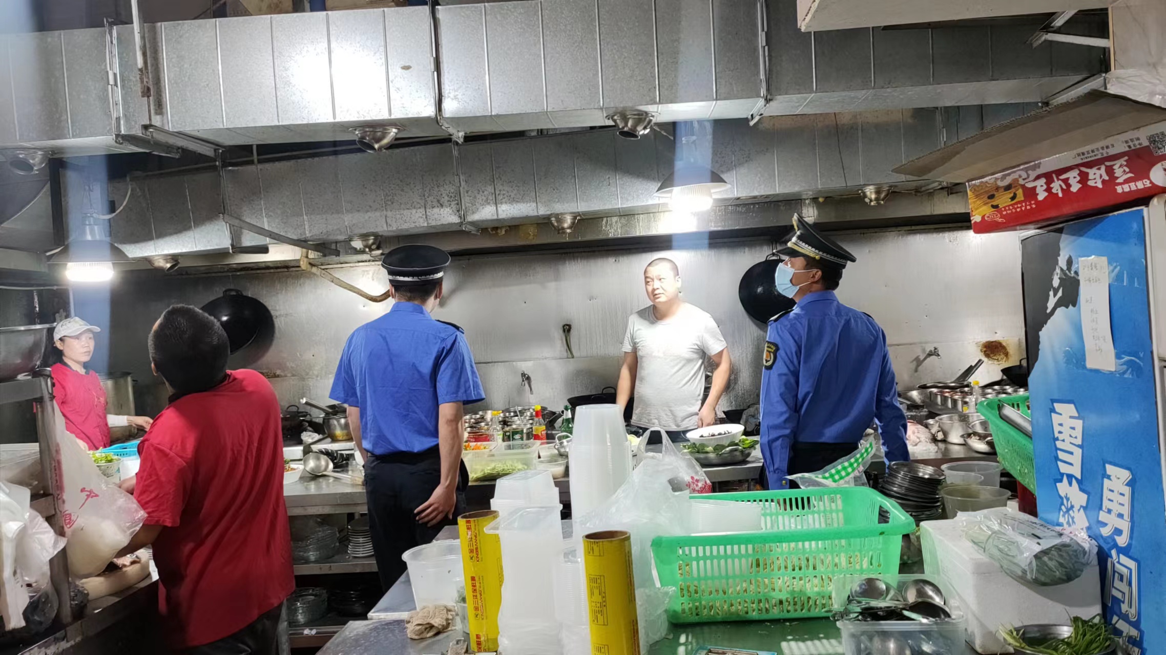 孝南区开展为期一个月的餐厨油烟污染专项整治行动