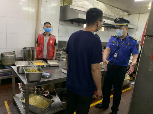 凤凰台街道开展油烟治理督导检查行动