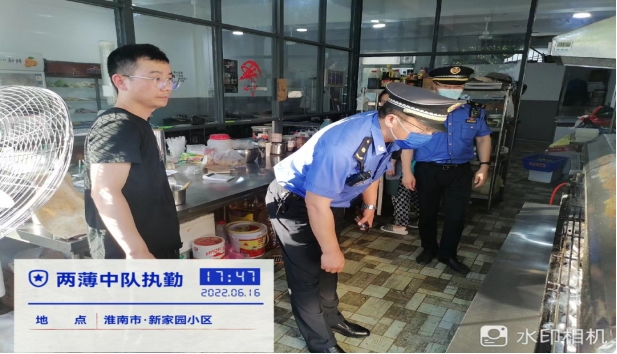 谢家集区开展餐饮油烟污染专项整治行动