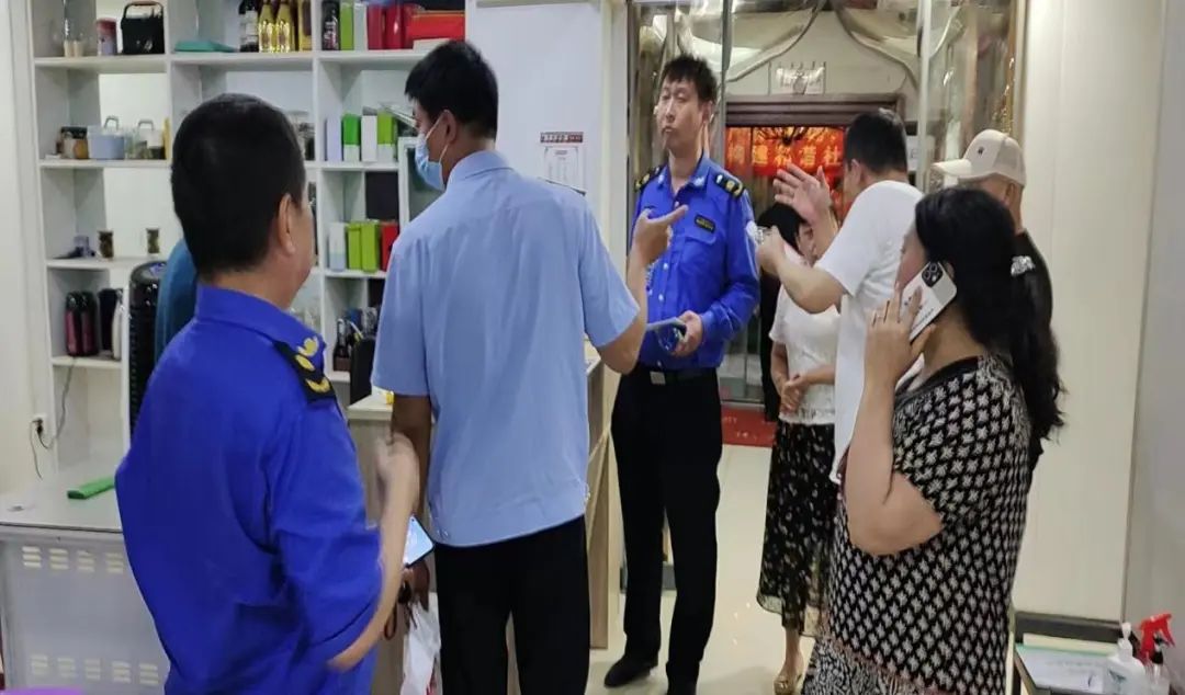 焦家湾街道多部门联合开展油烟污染联合执法检查行动