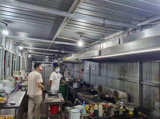 国基路街道办事处开展露天烧烤专项治理行动