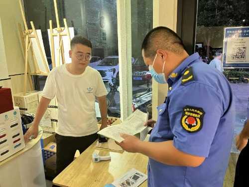 翠云路街道办事处加大餐饮油烟排查