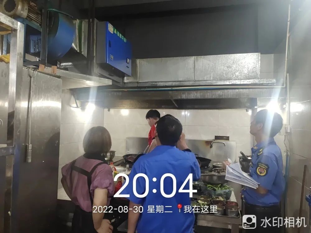 安远县城市管理局三举措开展城区餐饮油烟日常巡查整治工作