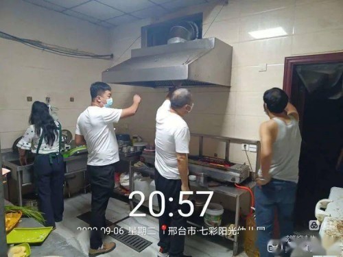 沙河市开展露天烧烤餐饮油烟专项整治行动