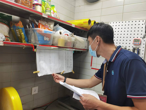 九如意社区开展餐饮油烟专项排查整治行动