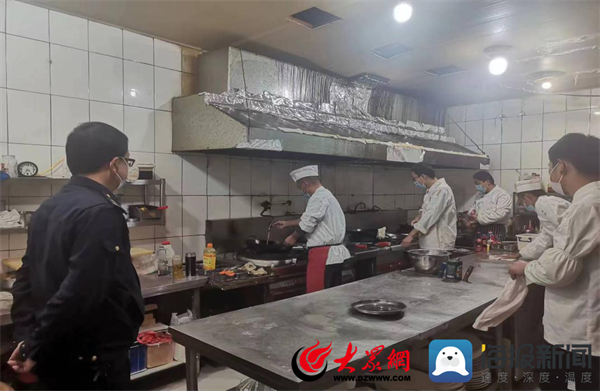 阳信县综合行政执法局开展餐饮油烟整治行动