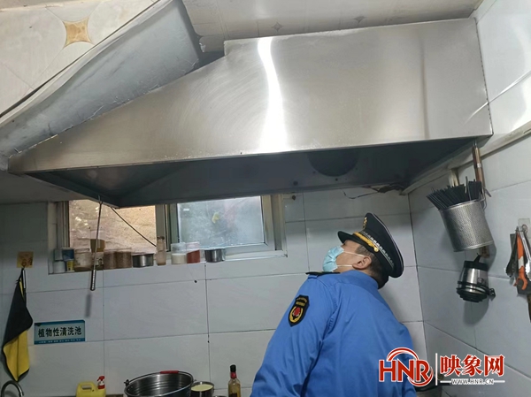 驻马店开发区城管局推进油烟治理工作