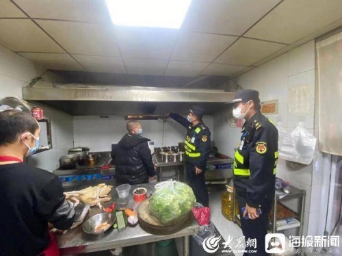 金乡县综合行政执法局开展餐饮业油烟治理专项整治行动
