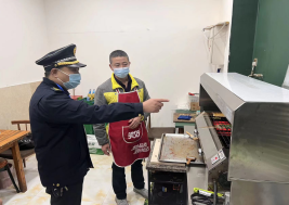 新都区综合行政执法局开展餐饮油烟治理专项行动