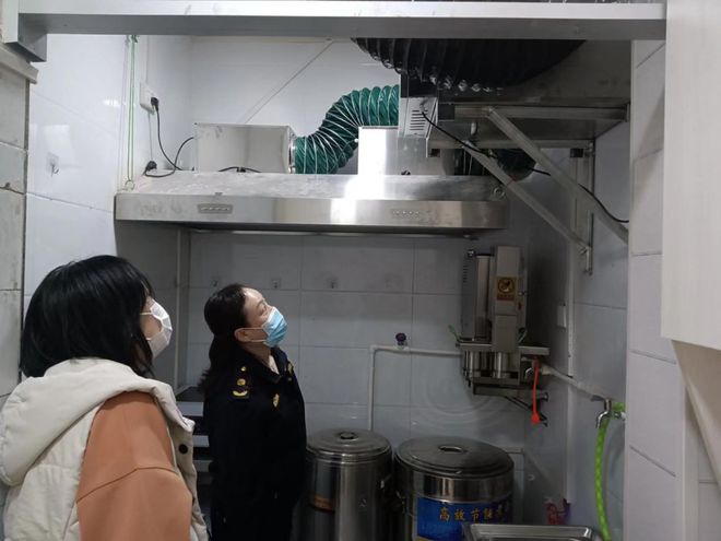 凤县分局实地检查督促餐饮油烟治理再提升
