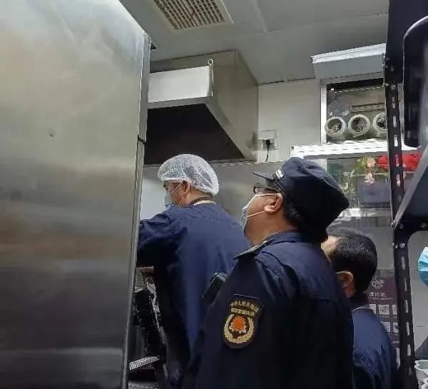 普陀区开展餐饮业油烟污染专项整治行动