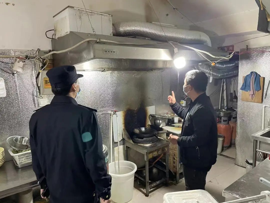 曹县综合行政执法局三举措做好秋冬季餐饮油烟防治工作