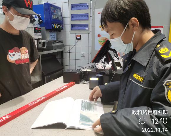 开元路街道开展餐饮油烟治理工作