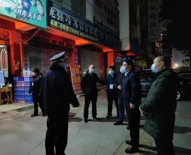 贺州市突出环境整治办开展餐饮业油烟净化装置排查整治工作