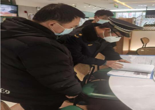 坡子街街道开展餐饮业油烟污染集中整治