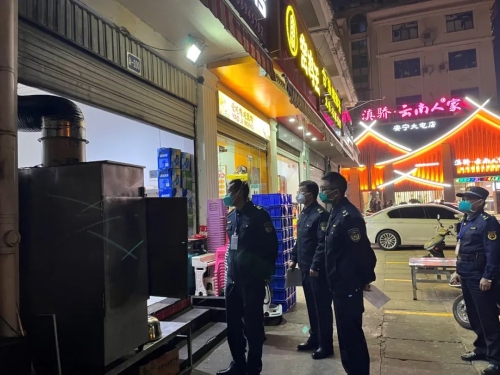 安宁市开展餐饮服务业油烟污染专项整治
