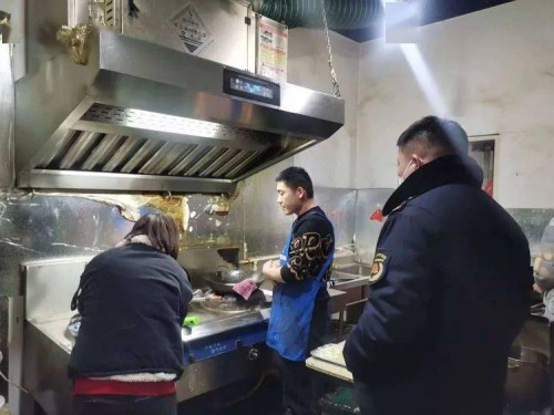 定陶区综合行政执法局加大餐饮油烟治理工作