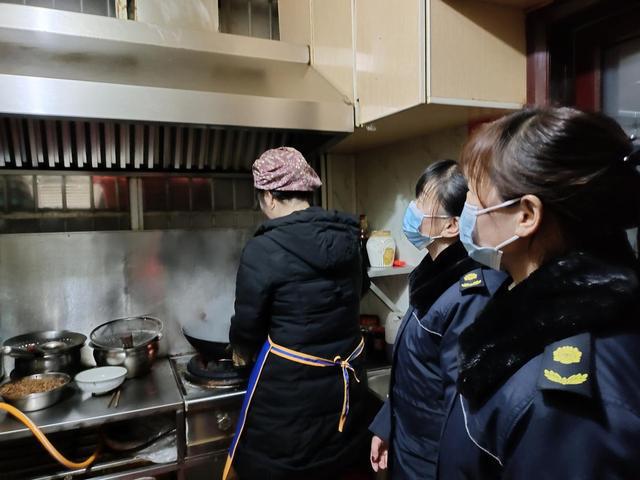 宁陕县住建局开展餐饮油烟污染专项整治行动