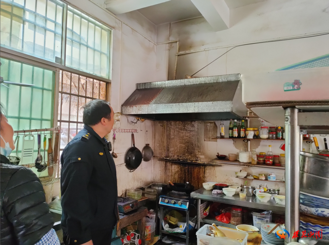 兴国县开展餐饮业油烟污染专项整治行动