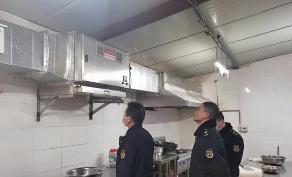 罗山县城市管理局推进餐饮油烟治理