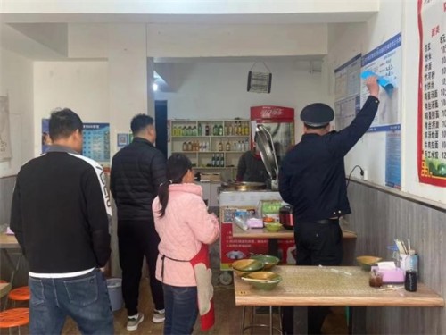 圃田乡多部门联合开餐饮油烟污染专项排查整治行动