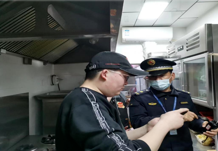 孝南区城市管理执法大队开展市容市貌专项整治