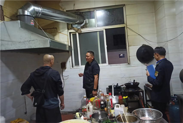 玉溪高新区开展餐饮油烟专项整治工作
