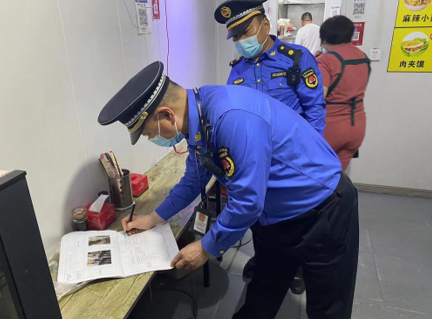 管城区城市管理执法大队推进餐饮油烟污染治理工作