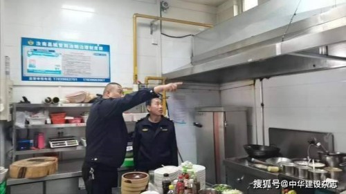 汝南县城管局开展餐饮业油烟排放安全专项排查治理活动