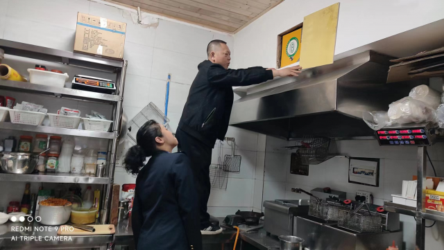 大竹县综合行政执法局开展餐饮油烟专项治理工作
