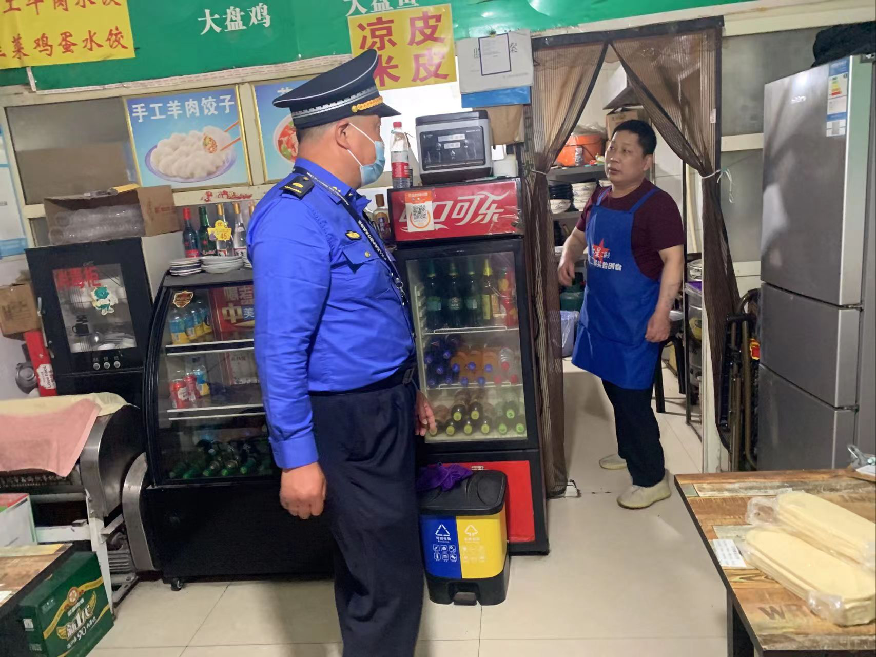 东大街街道办事处开展餐饮油烟污染防治专项行动