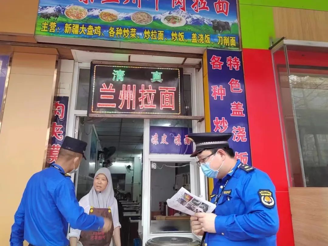 前山街道开展餐饮油烟专项排查整治行动