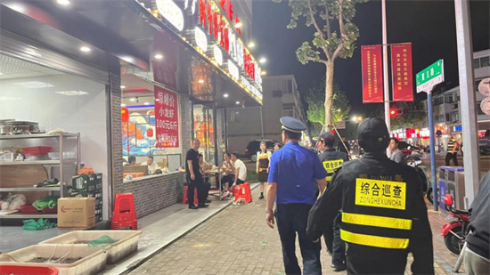 大桥镇开展餐饮油烟专项整治