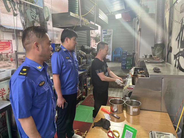 马庄街道开展餐饮油烟净化设施专项排查行动