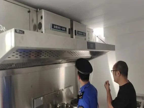 井冈山市城管局三举措整治餐饮油烟污染问题
