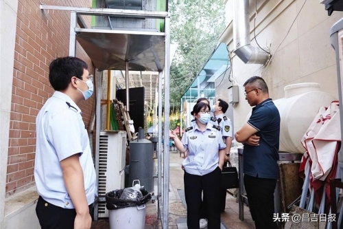 昌吉农高区市场监管局开展餐饮油烟污染专项整治