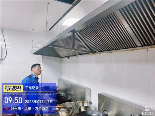 明湖办事处开展餐饮油烟整治回头看
