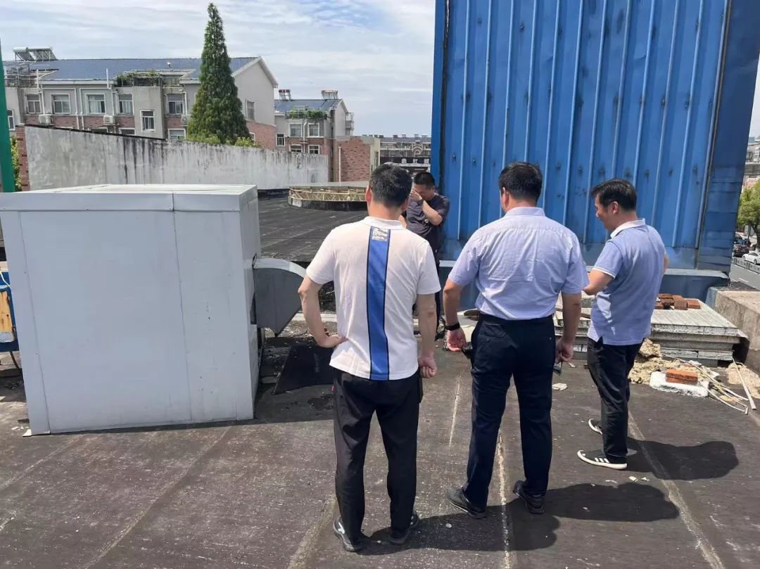 宜城街道生态环境办开展餐饮油烟抽检行动