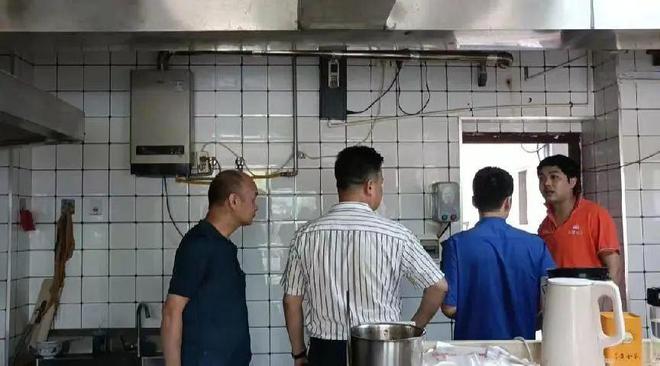 大祥区开展餐饮油烟、散煤污染整治专项行动