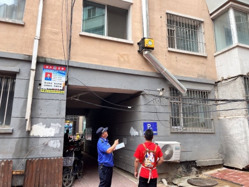 重庆街道执法中队开展辖区内油烟排查专项整治工作