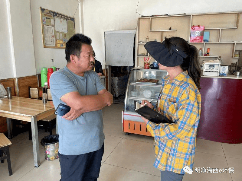 乌兰县多部门联合开展餐饮业油烟直排问题整治行动
