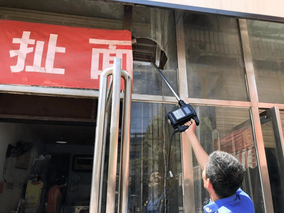 禹王台区多部门联合开展餐饮油烟净化处理专项排查整治行动