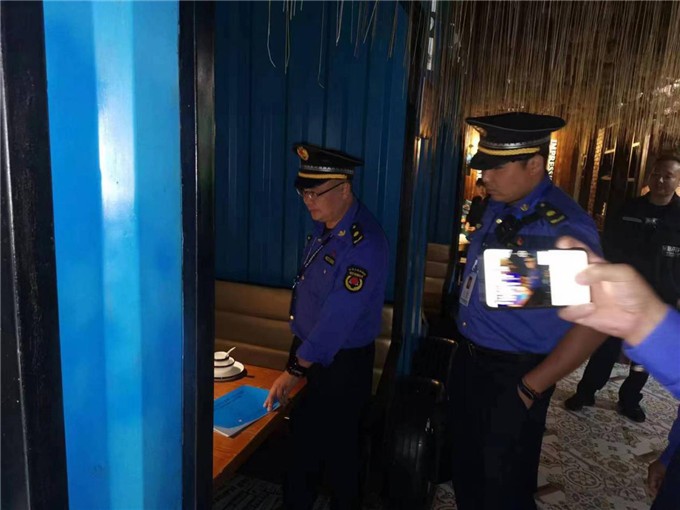 枣林街道综合执法中心三举措辖区内餐饮服务业油烟净化设备检查