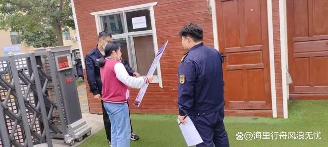 前程办事处开展学校内部食堂餐饮油烟专项治理行动