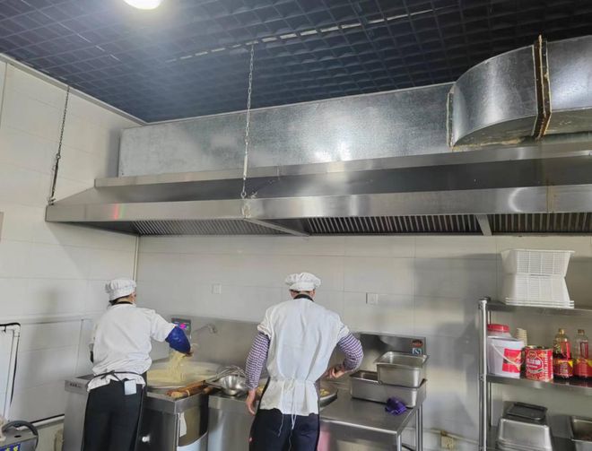 通渭县市场监督管理局开展油烟污染专项治理行动