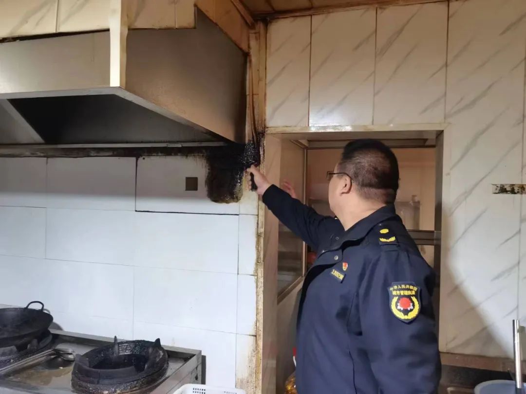 南皮县城管局三举措开展餐饮服务业油烟整治