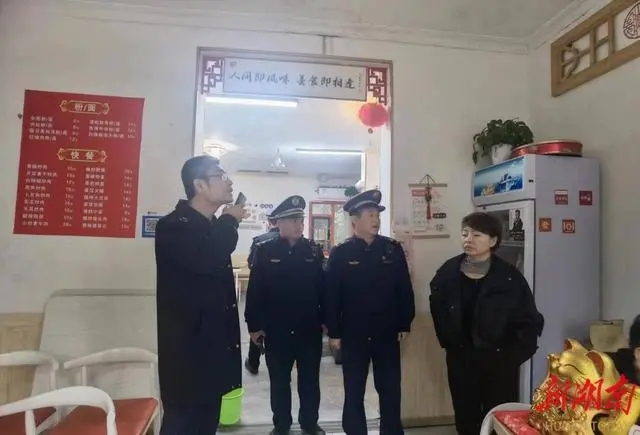 豹子岭社区开展辖区餐饮油烟问题集中整治